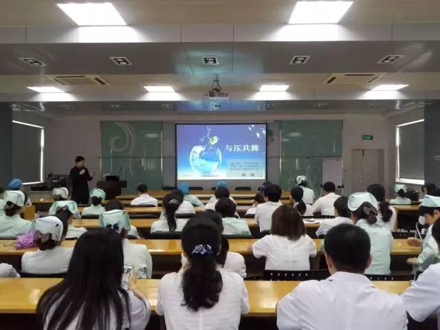 胡荣华和王天一谁厉害-开云娱乐