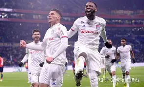 包含法甲赛前再迎强敌,塞维利亚远射贴柱,主帅态度——质疑声仍在,赛季目标并未改变的词条-开云彩票